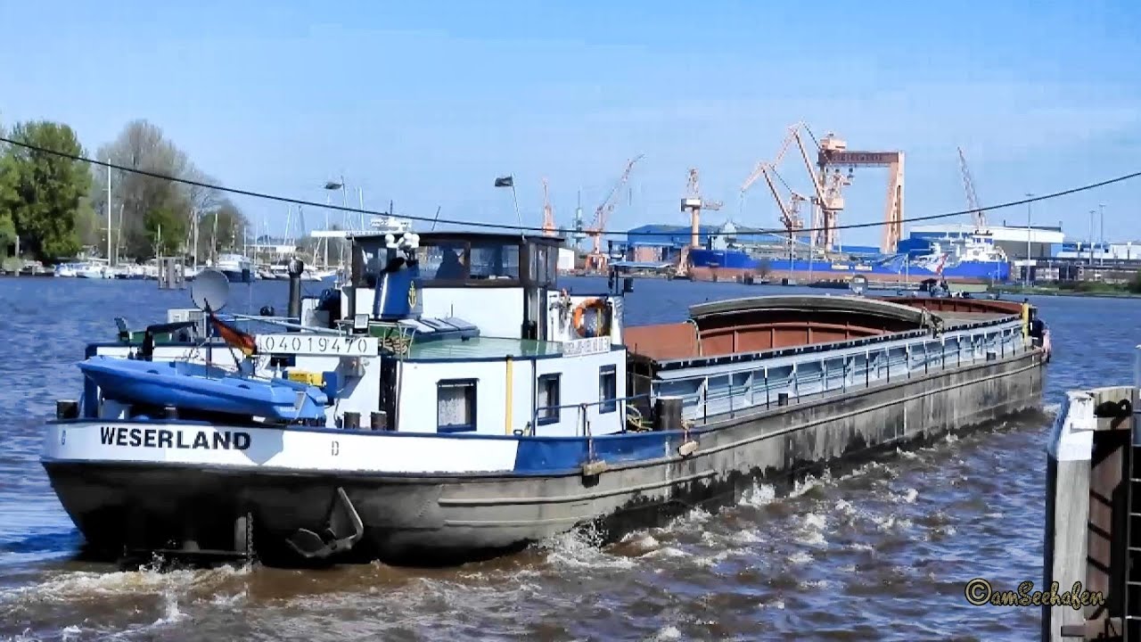 Einschleusung Binnenschiff GMS WESERLAND Emden sealock riverbarge DC2704 MMSI 211505620