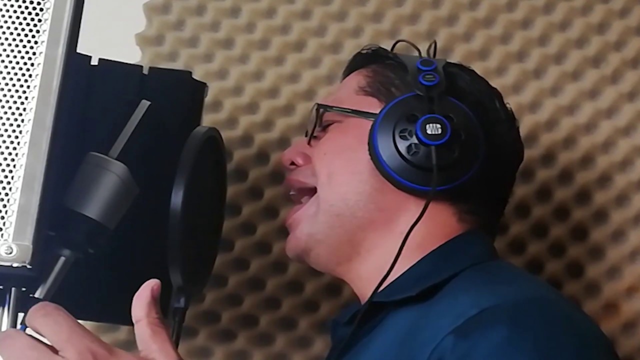 NOS HALLEN FIELES (Find Us Faithful) by John Mohr (for Steve Green) COVER Wester García