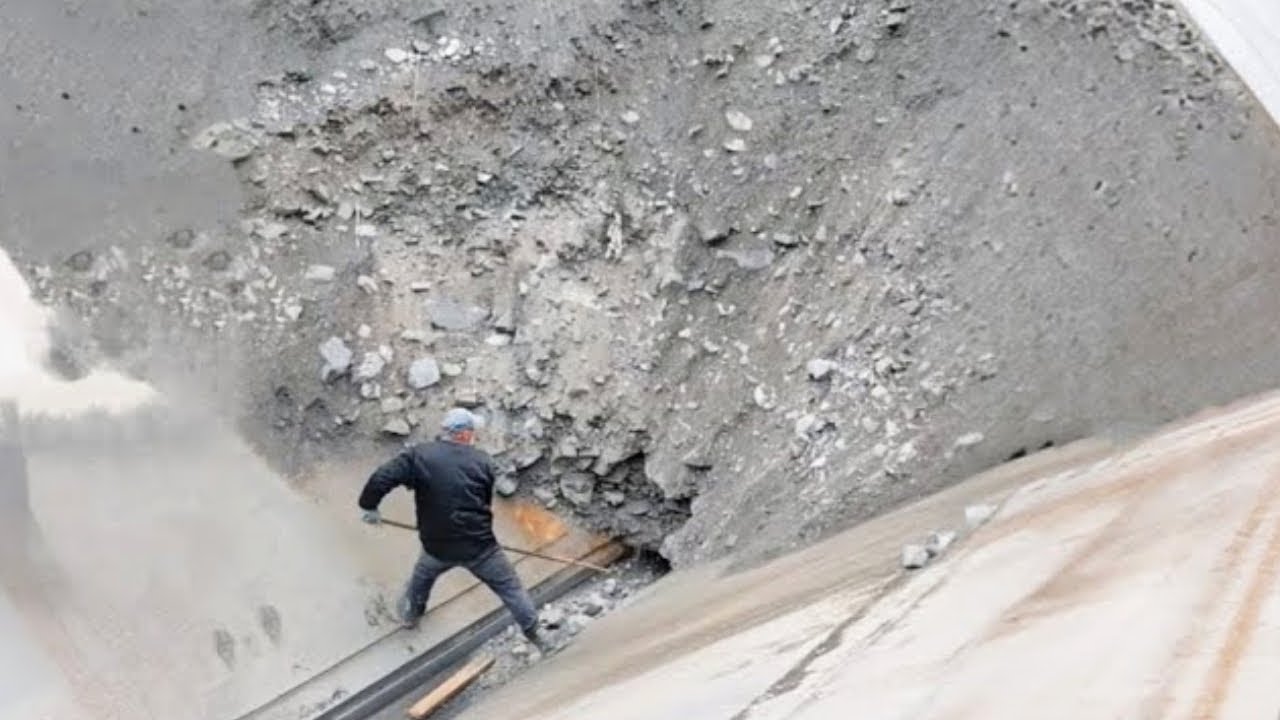 Barge Unloading 3320 Tons - Barge Work Vlog #ship #sand #adventure