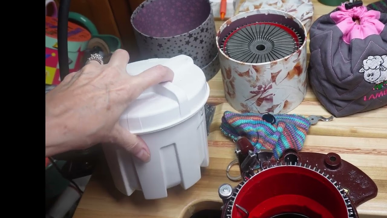 Cylinder Storage for Circular Sock Machines