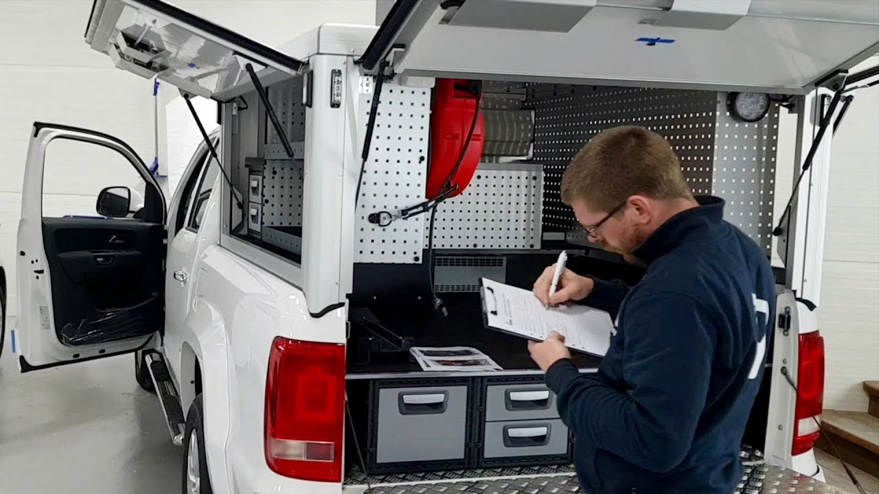 VW Amarok fullutrustad - Skåbi-Skåp - Bilinredning - Solcellsladdare