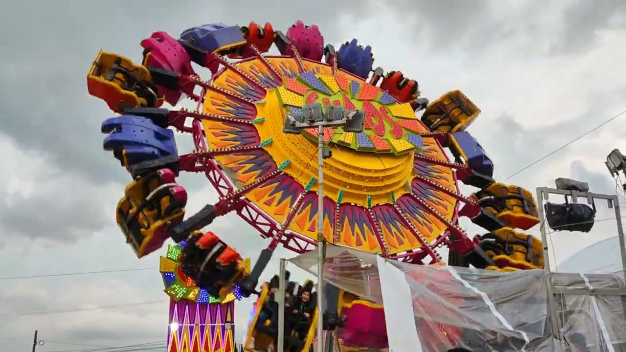 Primer día FERIA DEL TAMAL: COACALCO ESTADO DE MÉXICO 2026 Algunos juegos mecánicos presentes Araiza