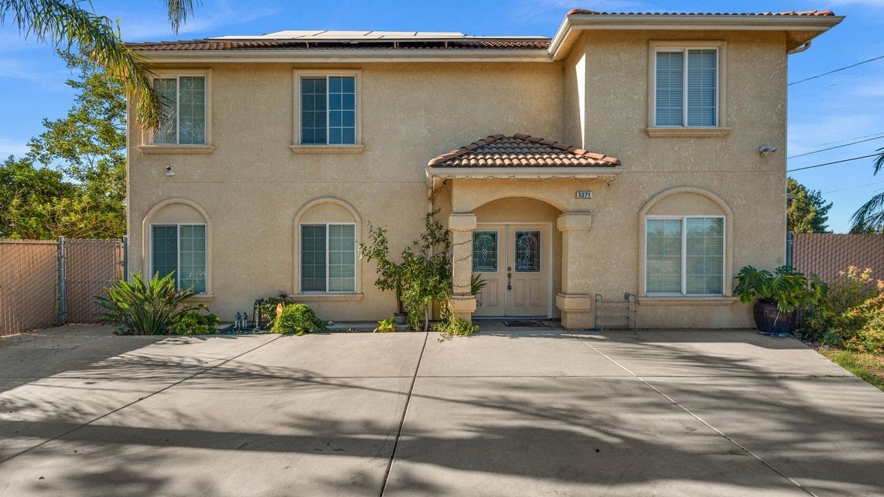 3271 E Muscat Ave, Fresno, CA