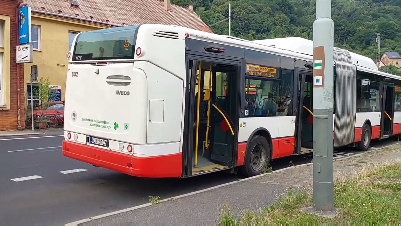 Příjezd a odjezd autobusu Irisbus Citelis 18M CNG Ev.č 802 ze zastávky Kotva