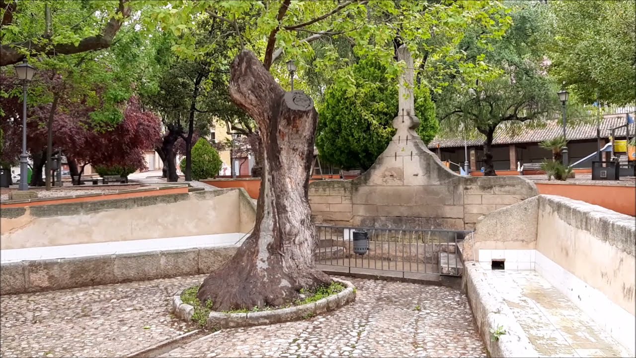 COCENTAINA - Pla de la Font (Font construida a l&acute;any 1820). M&uacute;sica: Epic Journey-Aliaksei Yukhnevich