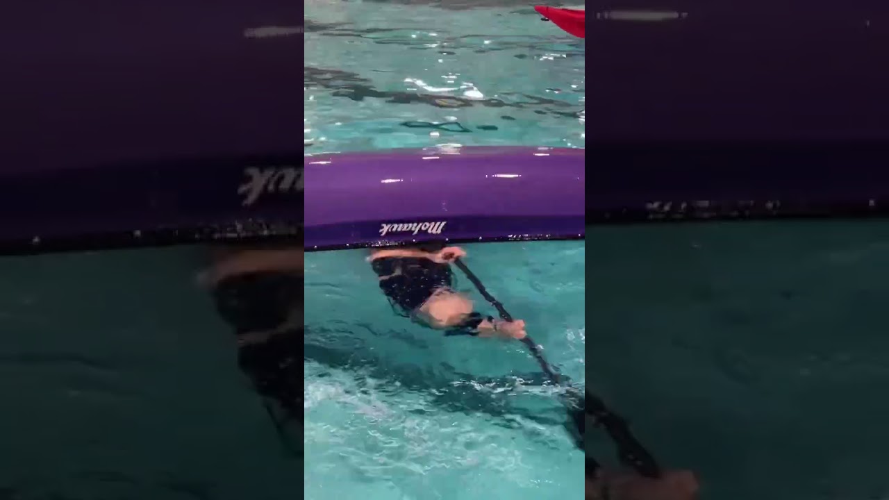The canoe roll, the most important self rescue technique in whitewater playboating!