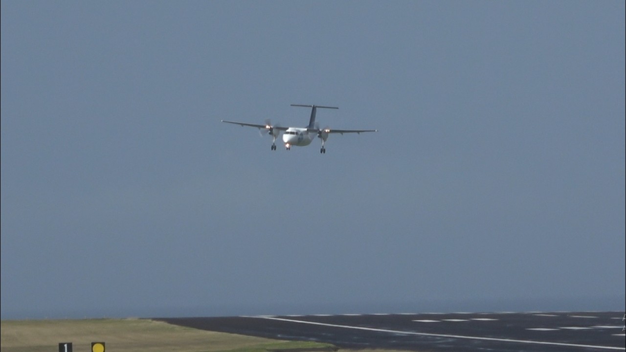 The Wind Tests the Pilots 😱 Difficult Landing at Lajes!