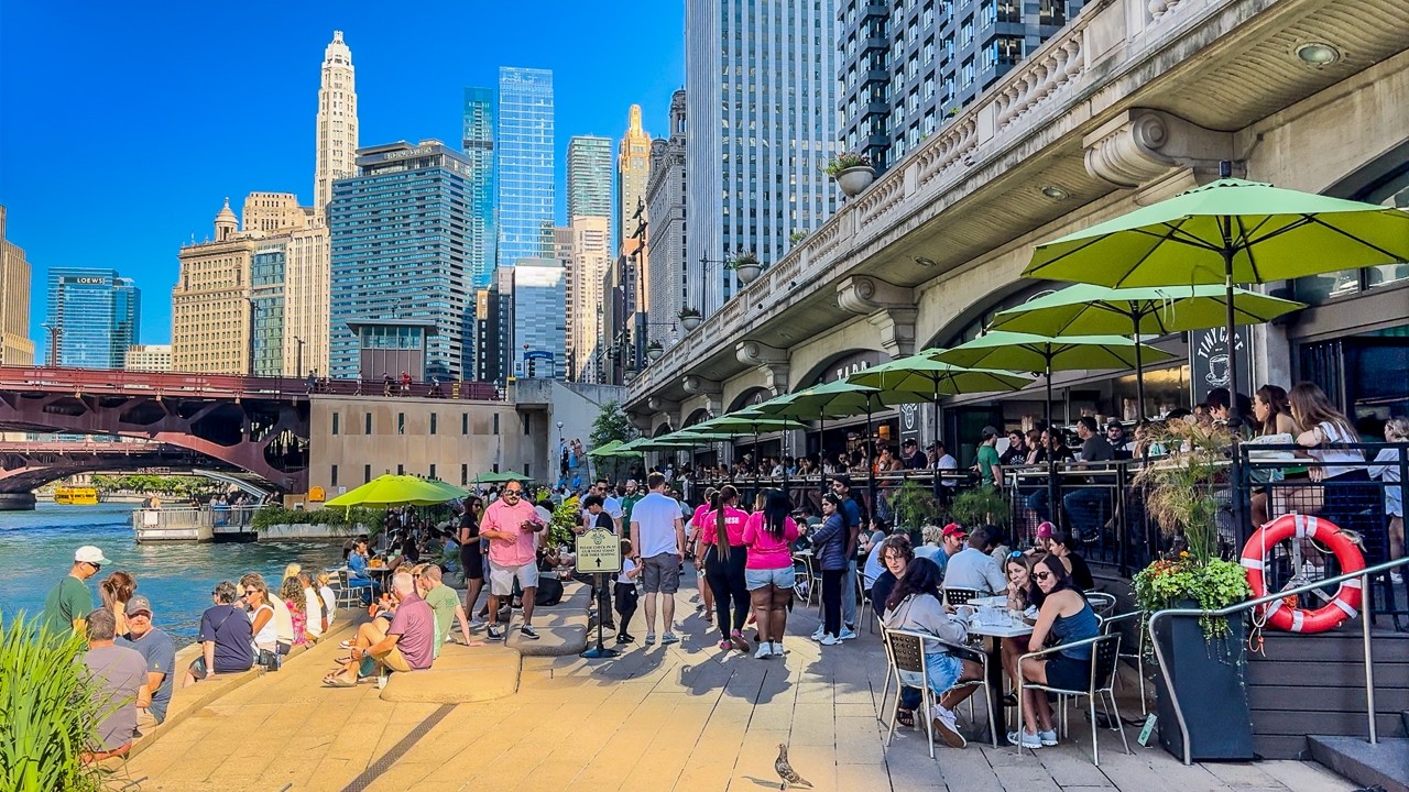 Chicago Riverwalk Stroll on Labor Day Weekend | 4K HDR