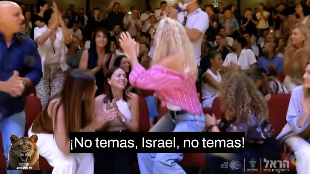 La Selección Israel de Basketball es sorprendida en un concierto de música clásica.