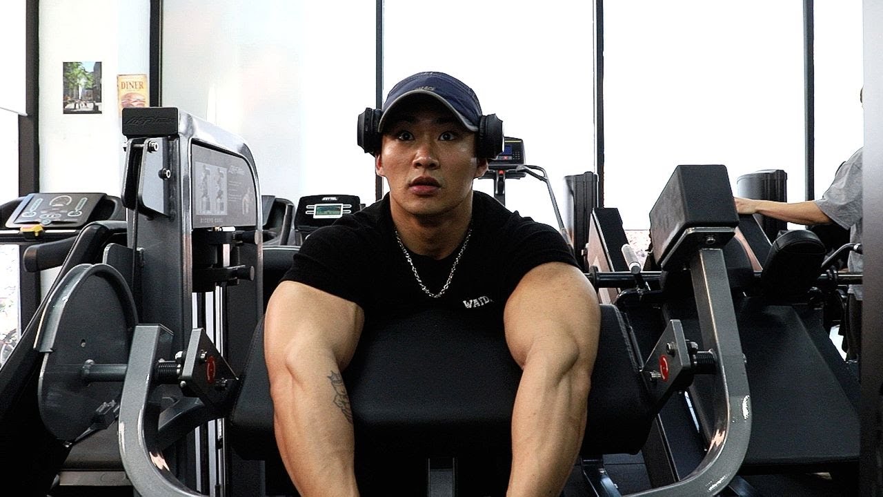 양 팔에 명란을 하나씩 달고 다니는 노익스강 루틴