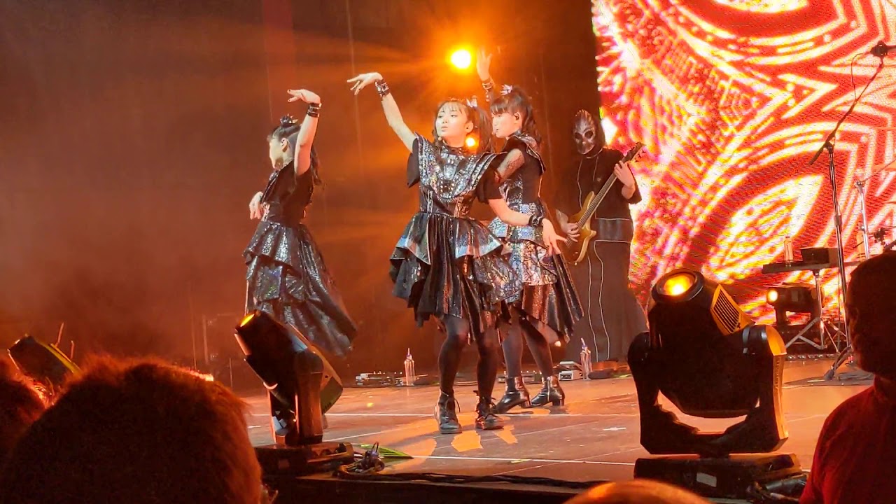 BABYMETAL Shanti Shanti Shanti