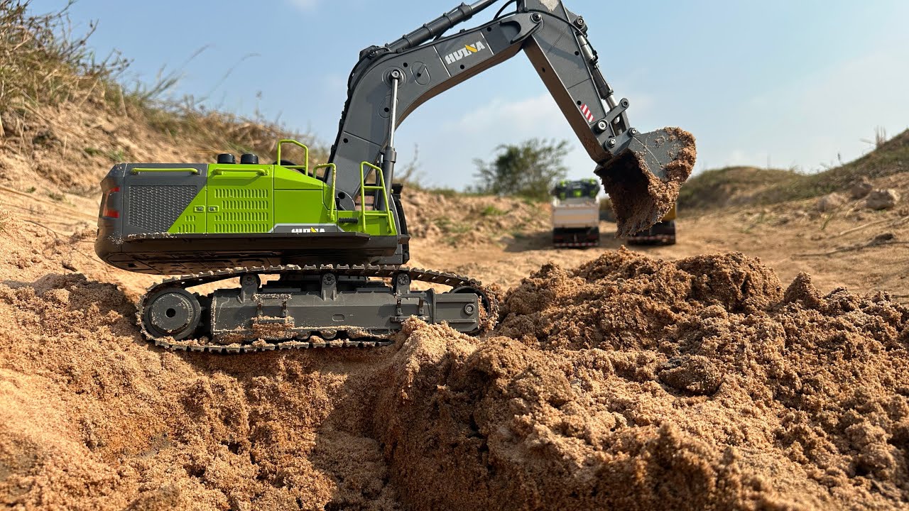 RC Excavator PERFECTION! You WON'T Believe This Ding! (Ep.13)