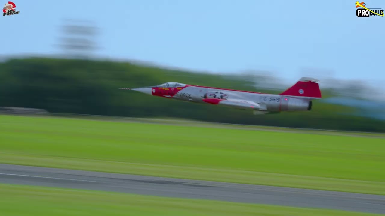 Airworld Lockheed F-104 Starfighter Fast Low Flyby JetPower - Saturday