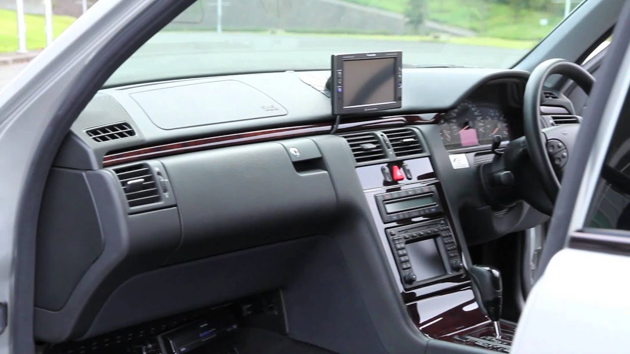 MERCEDES BENZ E240
