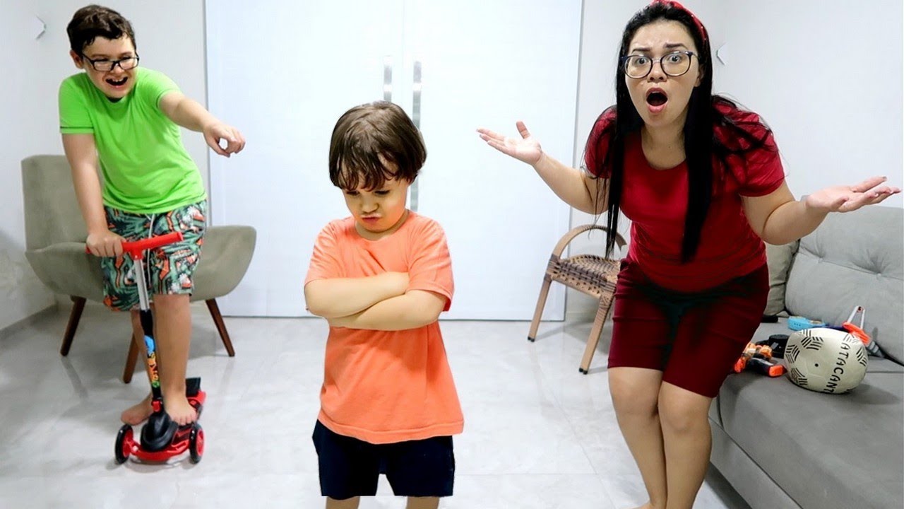 O BEBÊ QUE QUERIA SER GRANDE PARA BRINCAR COM OS OUTROS