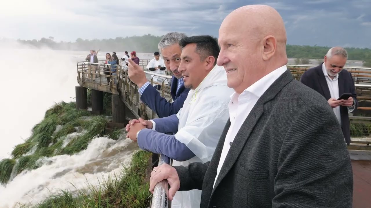 Passalacqua encabez&oacute; firma de hermanamiento entre Puerto Iguaz&uacute; (Argentina) y Machu Picchu (Per&uacute;)