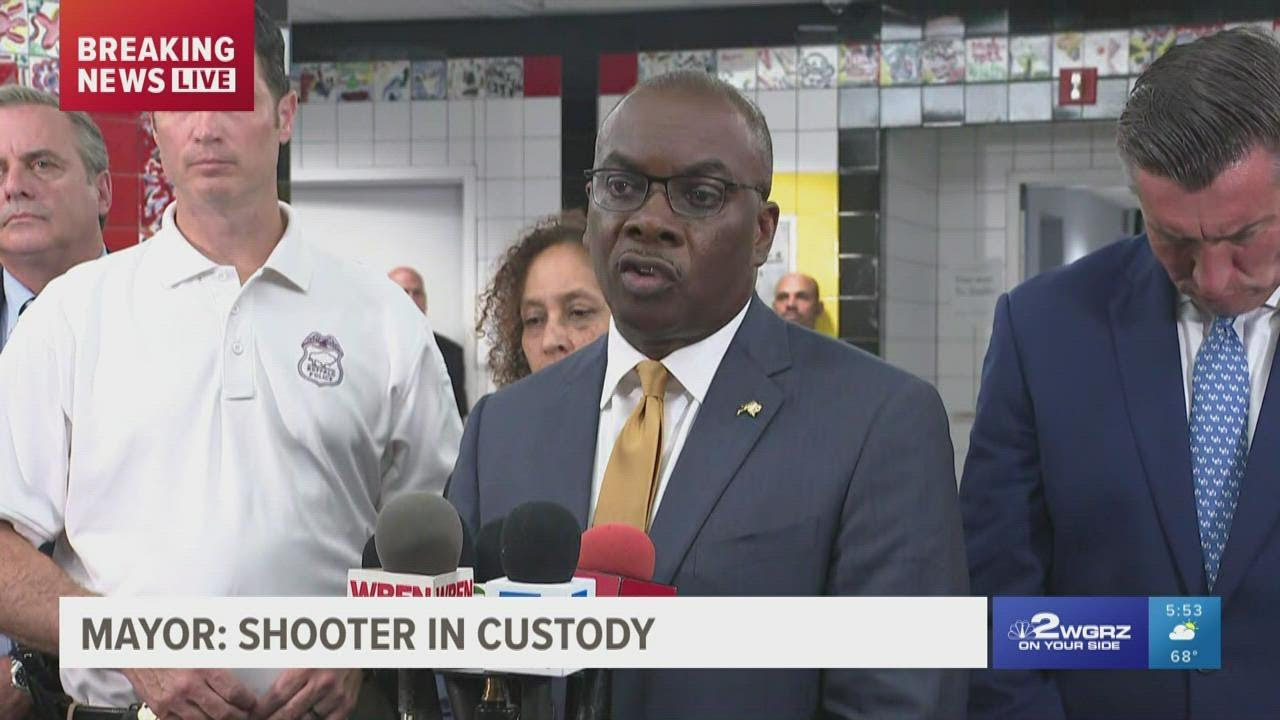 Buffalo Mayor Byron Brown addresses mass shooting at Tops Market that killed 10