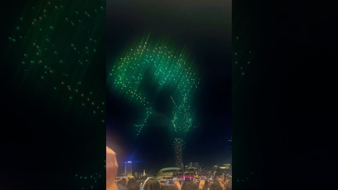 The Dragon Drone Show 🐉 at Marina Bay Sands Event Plaza, Singapore..#drone#travel#trendingshorts