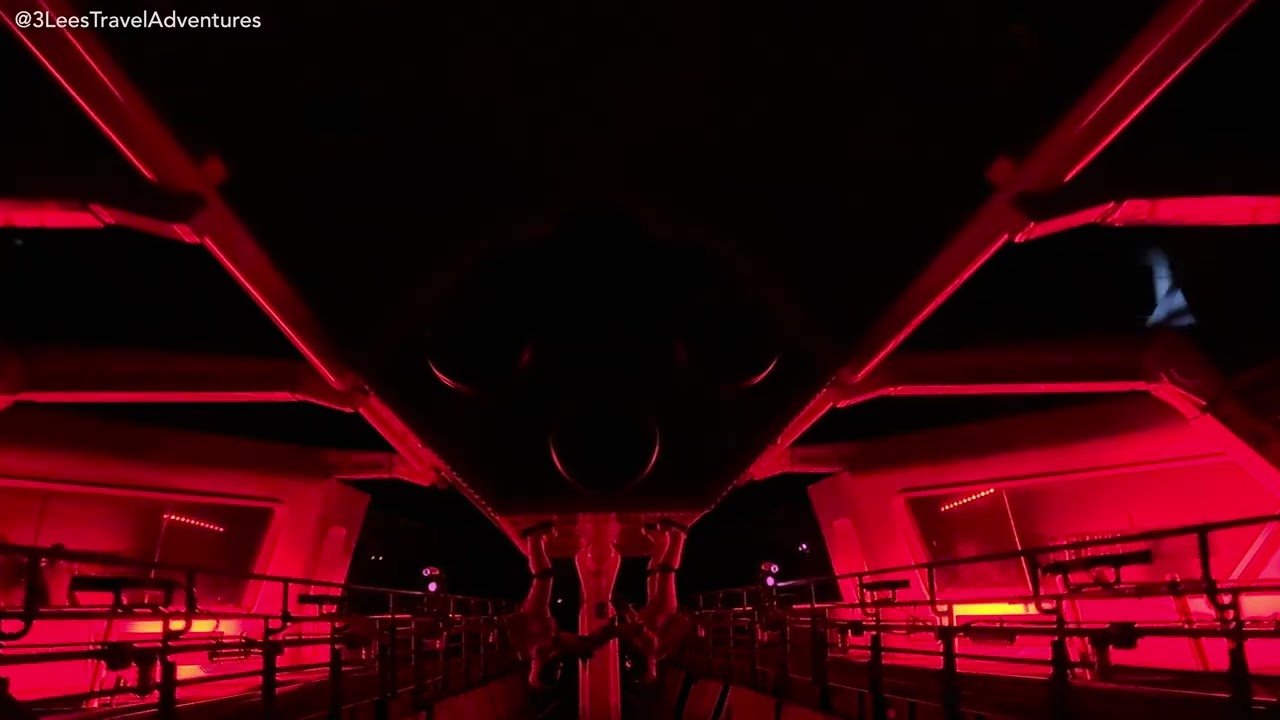 Tomorrowland Transit PeopleMover на Рождество 28 ноября 2025 г.