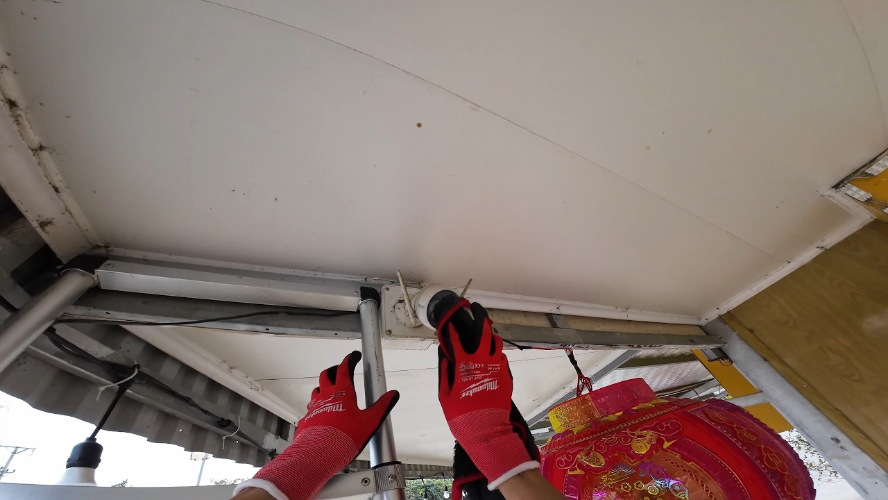 VIỆC RẤT NHỎ GCN LÁI CẢ XE ĐỒ ĐI 10KM ĐỂ LAU CAMERA GIÚP KHÁCH HÀNG THÔI Ạ #electrician #vesinh