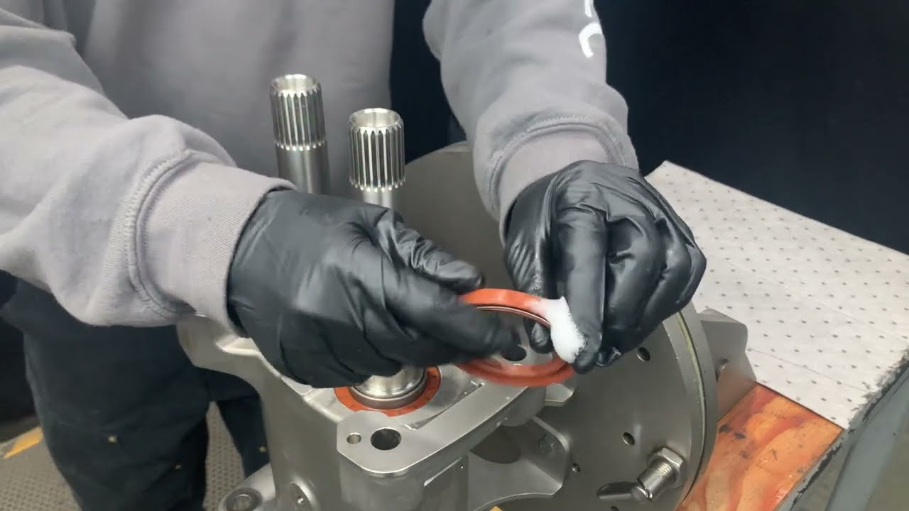 Finish the Bearing Housing (4/8) ViscoTwin | Maintenance Tutorial