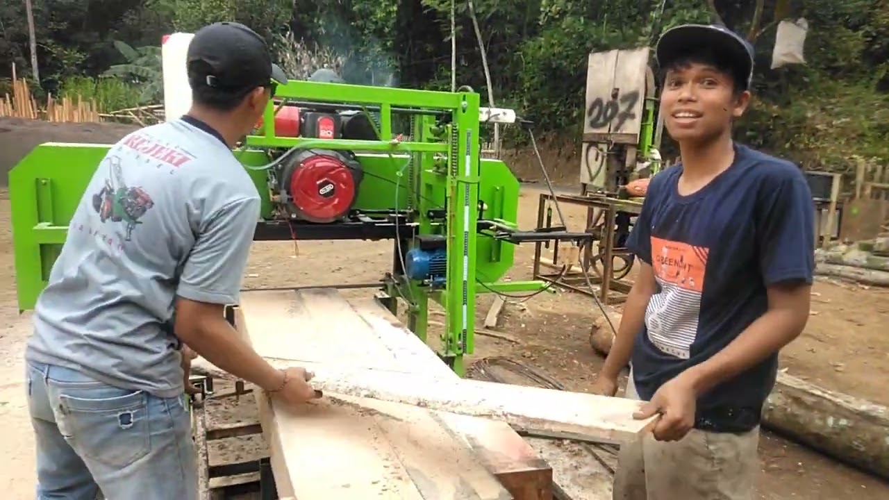 tes mesin sawmill rakitan buat papan lebar 60cm apakah bisa gaess