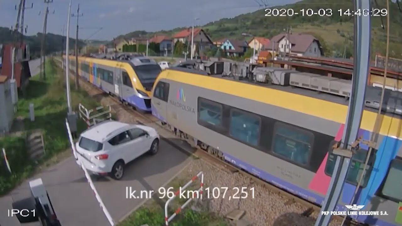 Ku przestrodze – niebezpieczne zdarzenia na przejazdach kolejowo-drogowych