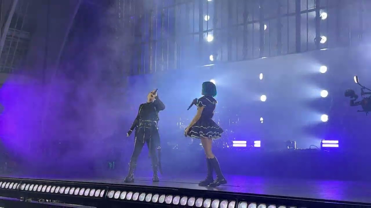 Halsey and Amy Lee - “Hand That Feeds” Live [4K] (Live Debut) Hollywood Bowl 5/14/25