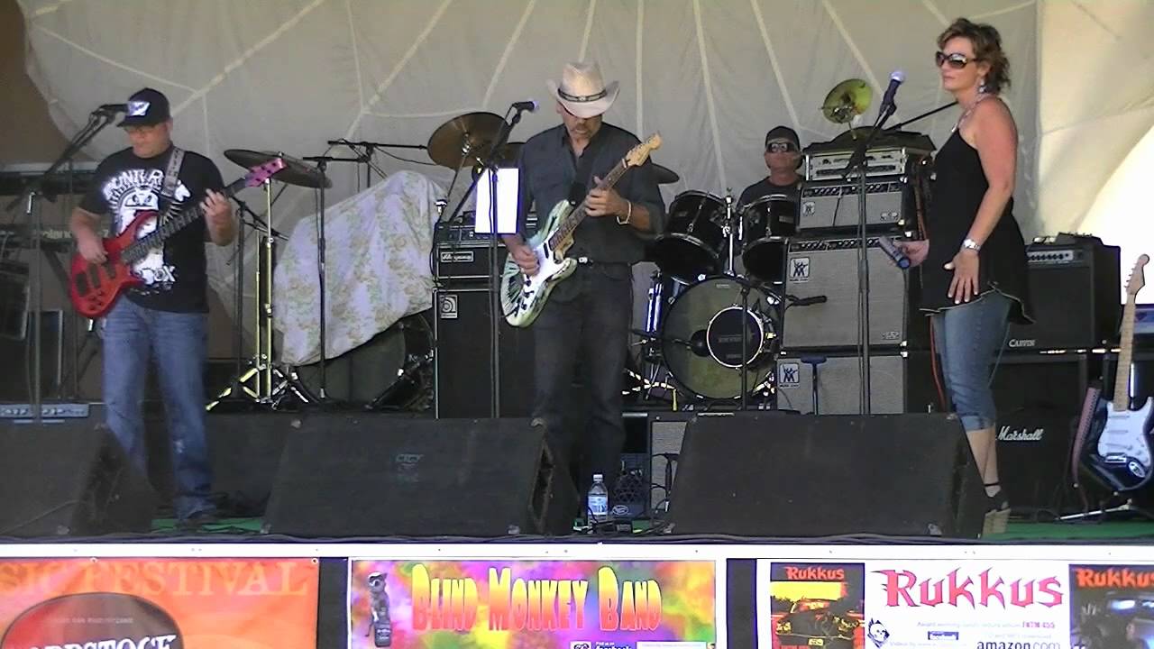 Cobbstock 2011:  Rukkus performs 