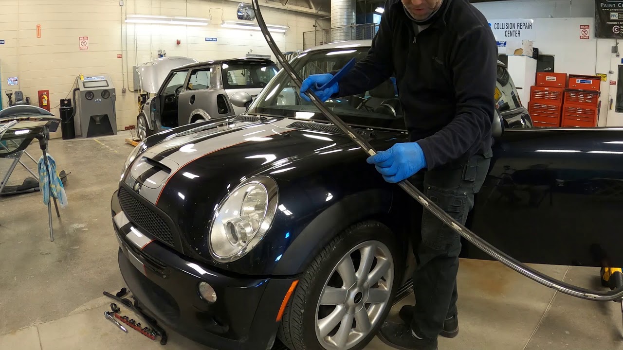2006 Mini Cooper S Windshield Replacement