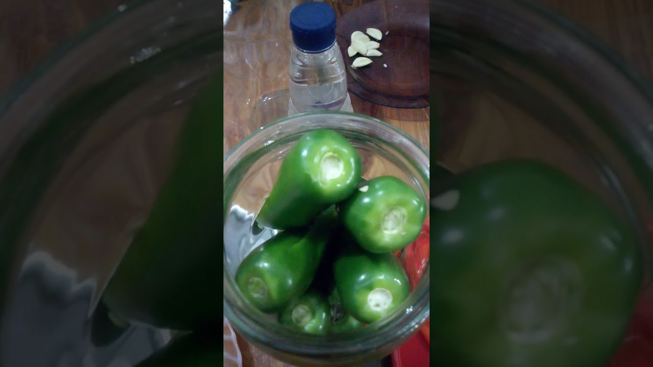 Chiles jalapeños en crudo y cosidos en vinagre blanco