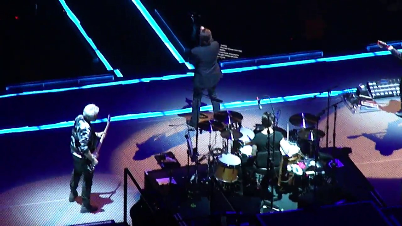 U2 - 2018-06-17 - Capital One Arena - Get Out of Your Own Way/American Soul