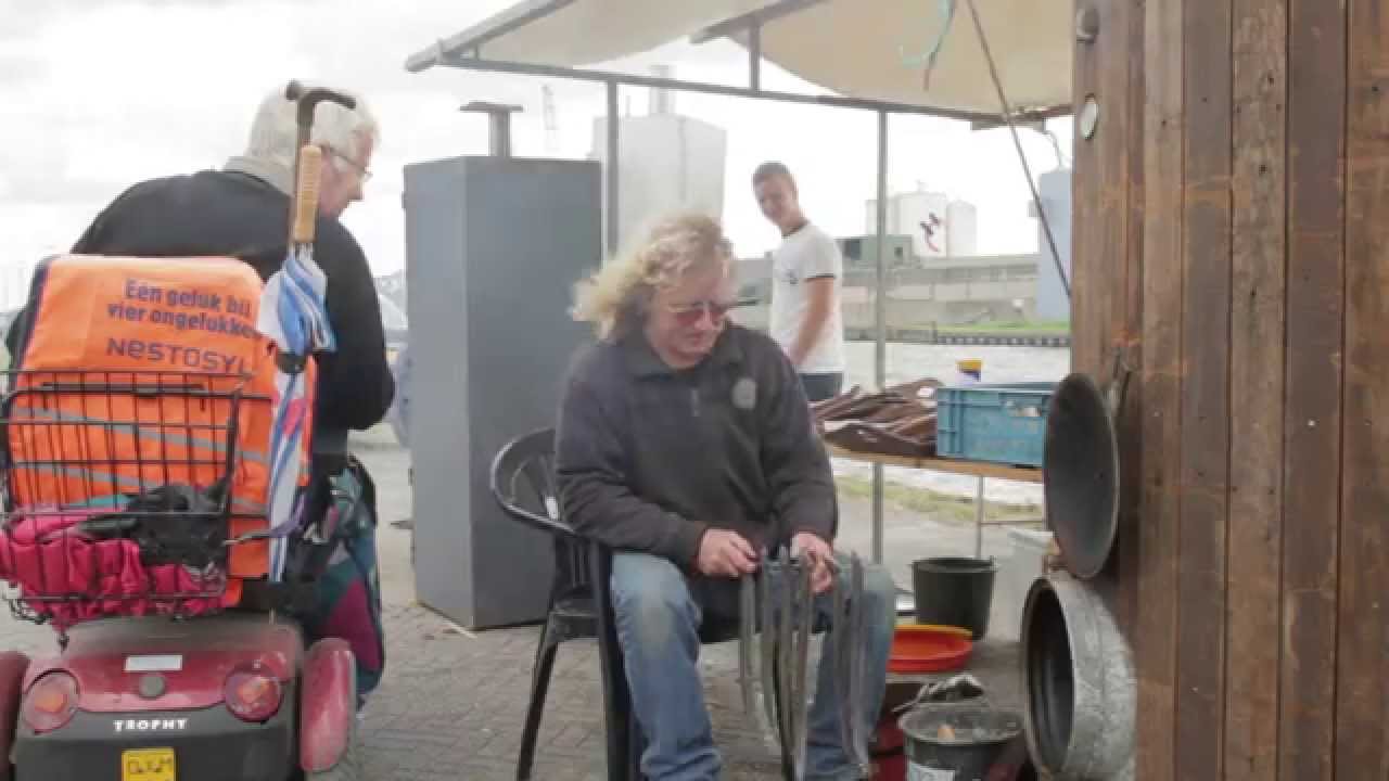 Portret: palingroker Reinder Sjonger uit Sumar
