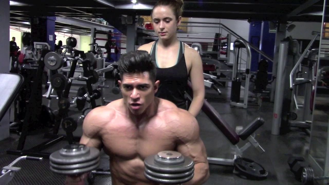 ENTRENAMIENTO BRUTAL PARA HOMBROS