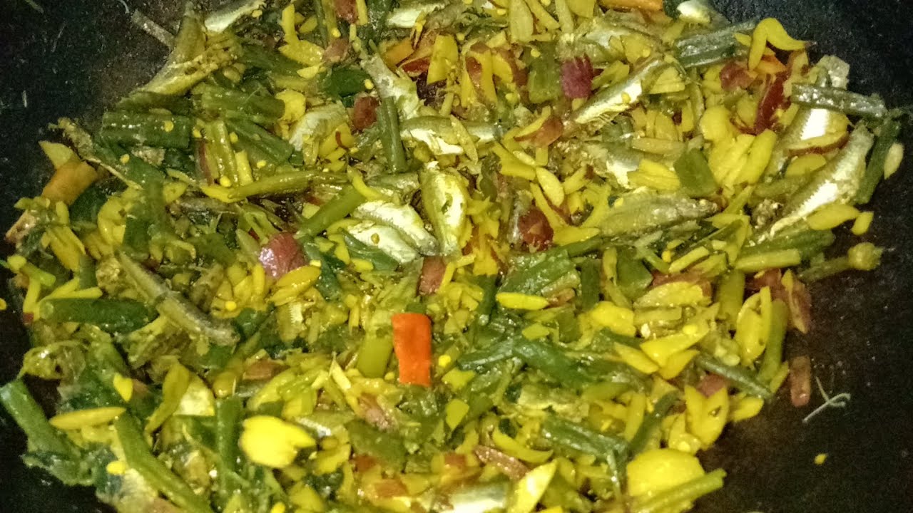 মায়ের হাতে সুস্বাদু গুড়া মাছের চচ্চড়ি খেয়ে ছোটবেলার কথা মনে পড়ে গেল#subscribe#foryou  #viral