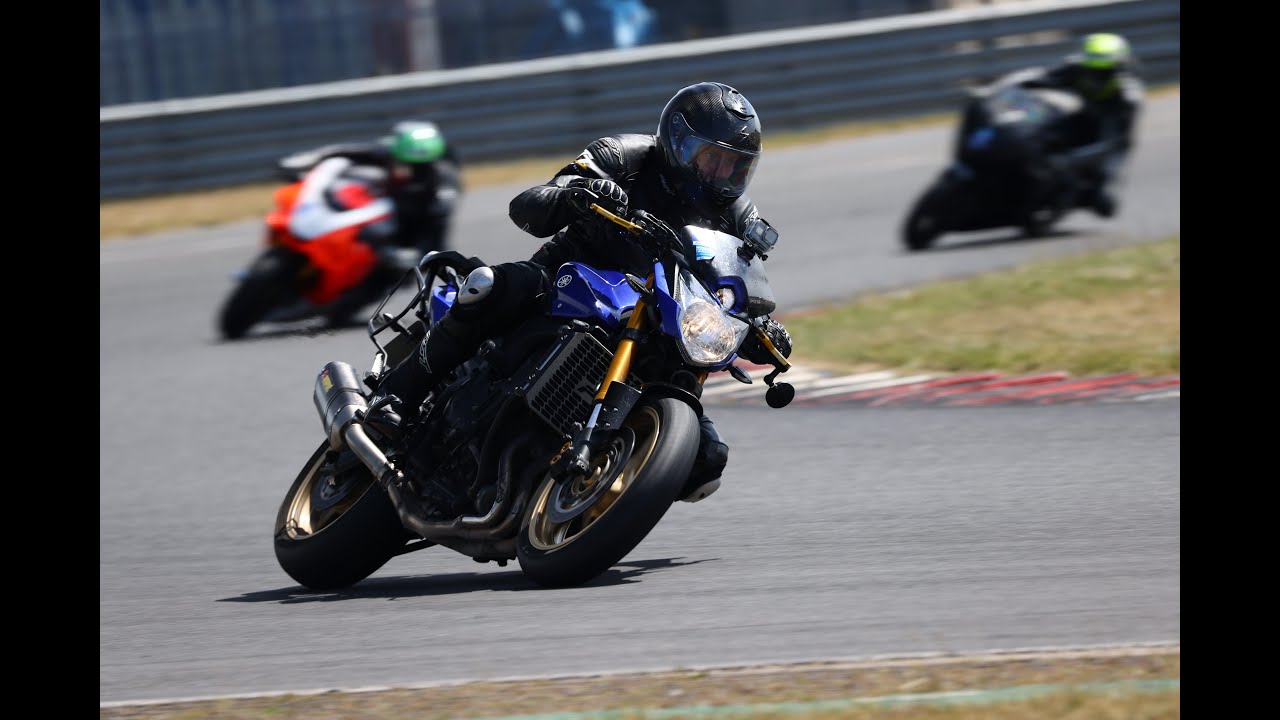 Yamaha FZ8 Snetterton Open Pit Lane - 1st track day (Advanced/Fast)
