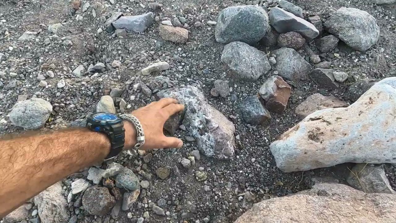 Visiting Oatman Arizona & Rockhounding