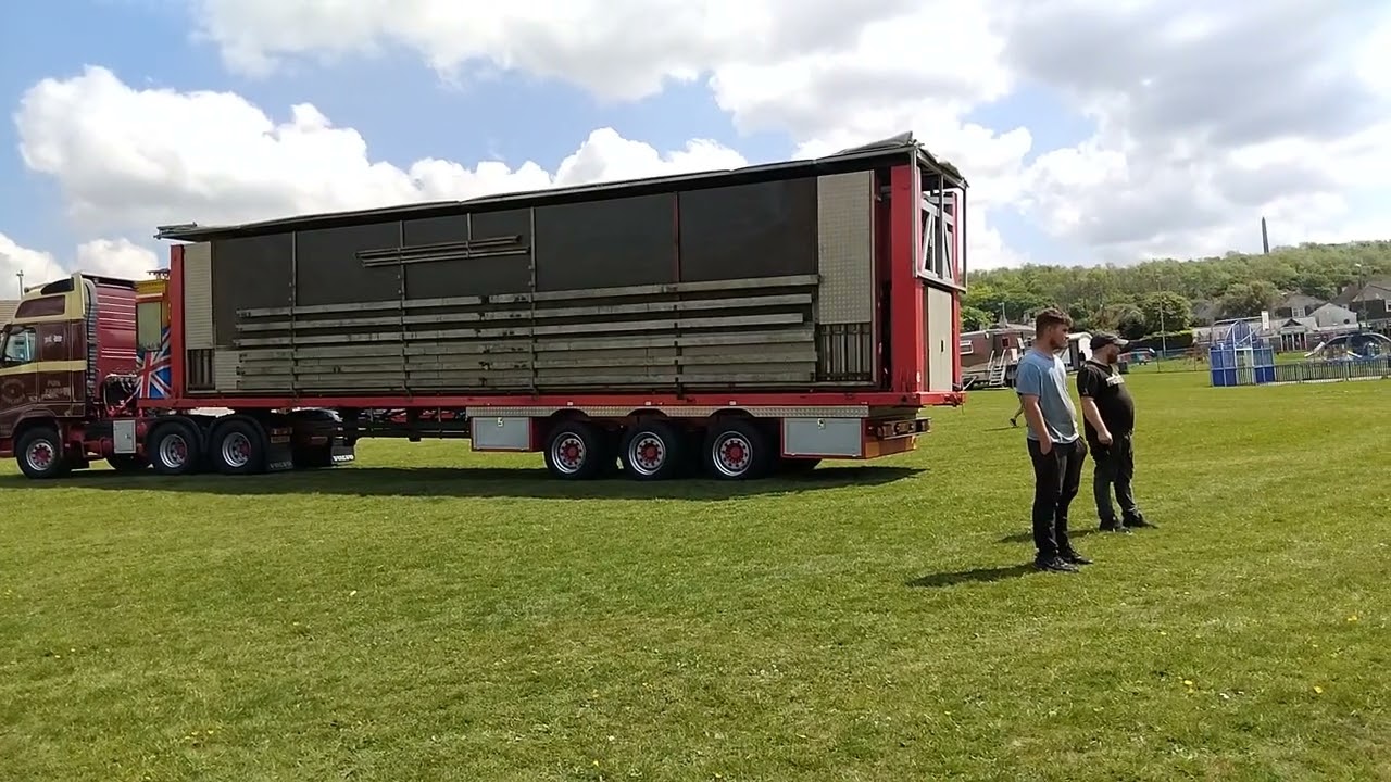 Ben Deveys Dodgems pulling into position at Bodmin fair park 9th may 2025.
