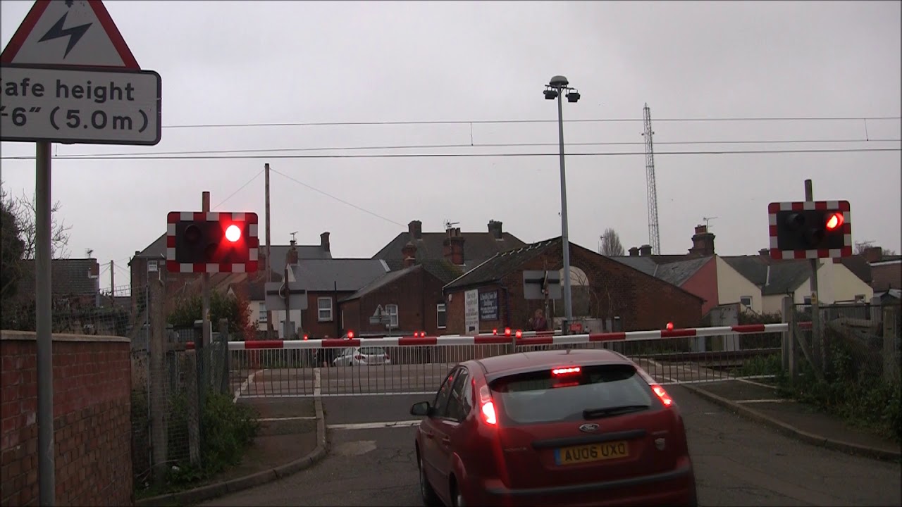 *DODGY ALARM* Harwich Alexandra Road Level Crossing (13/01/18)
