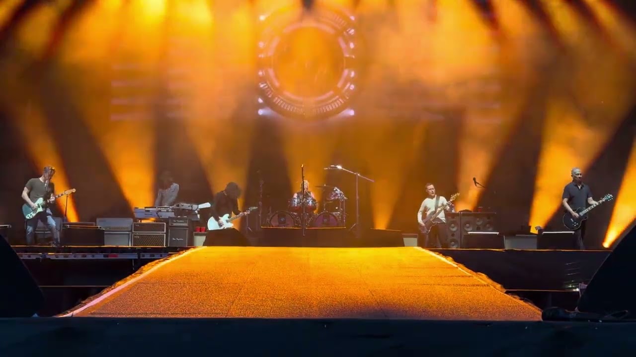 Unconditional- Foo Fighters NEW SONG (best quality and view)