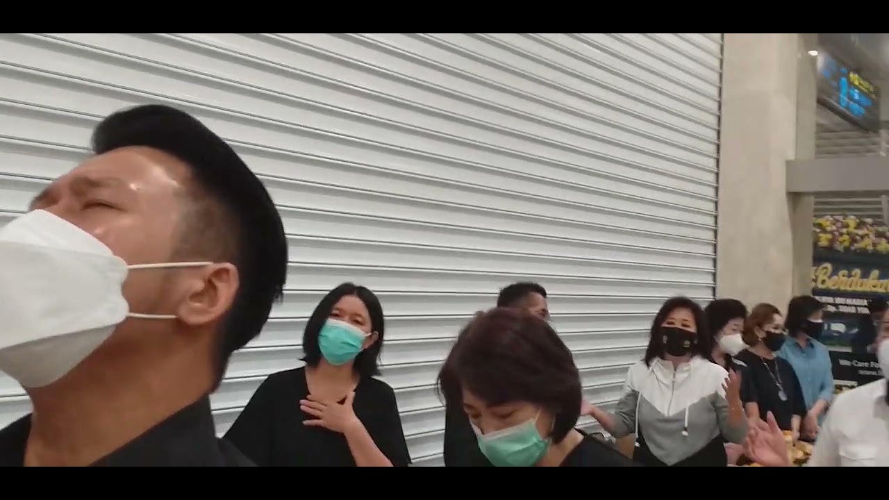 Suasana upacara tutup peti dan malam kembang Alm. Bapak Harun di rumah duka Heaven-Pluit
