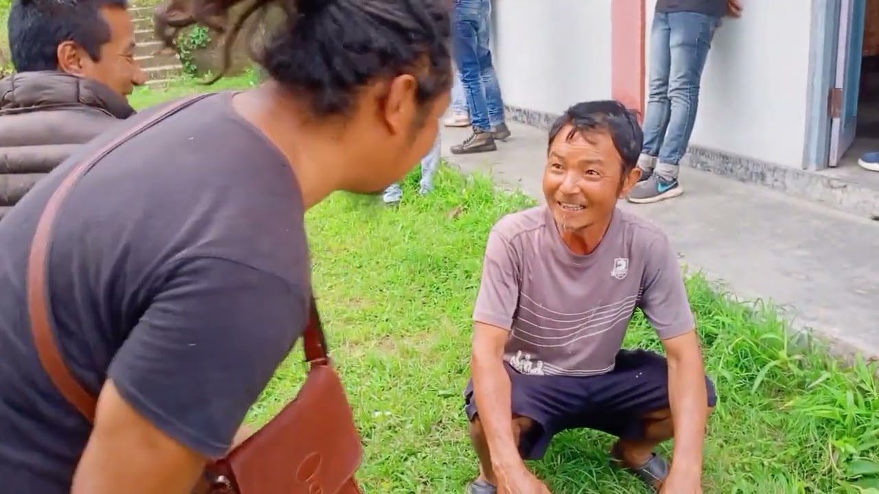 भोट बजार भनेको यै हो पैसाको कुरा मतै गरनु र्पछ सबै बौलीनछ 🤣🤣🤣🤘