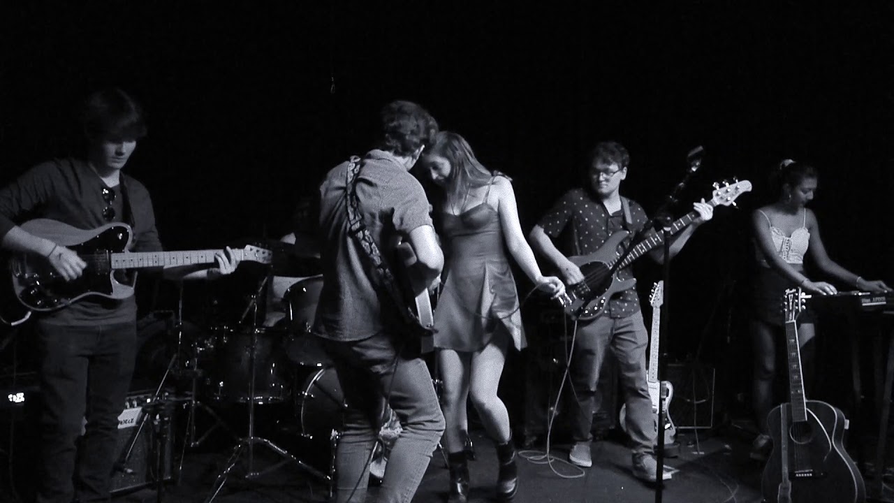 LIVIA AND THE ROSEBUDS 
