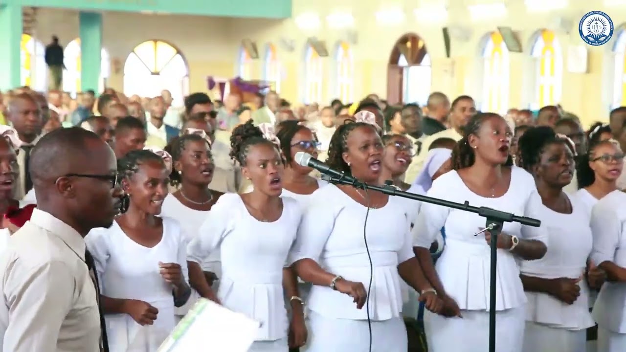 VIBE LA KWAYA YA BMTL PAROKIA YA MOYO SAFI WA BIKIRA MARIA UNGALTD ARUSHA