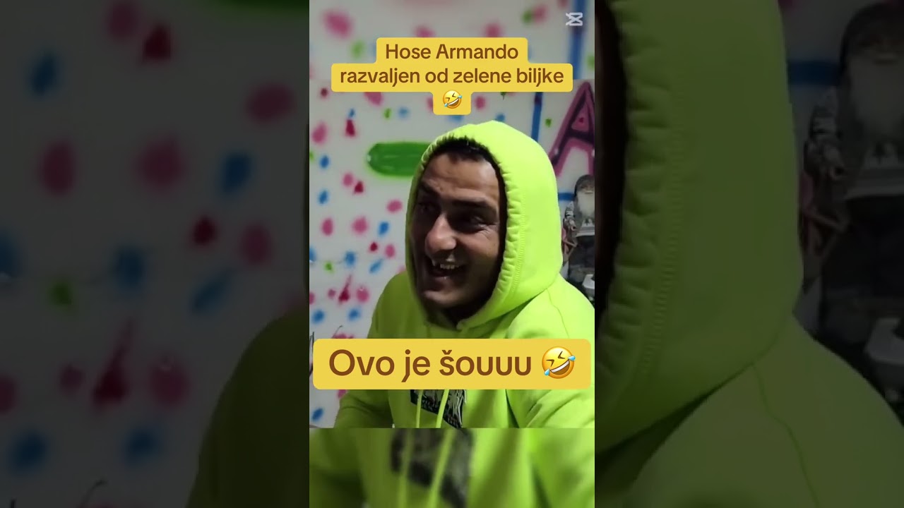 Hose Armando razvaljen od zelene biljke