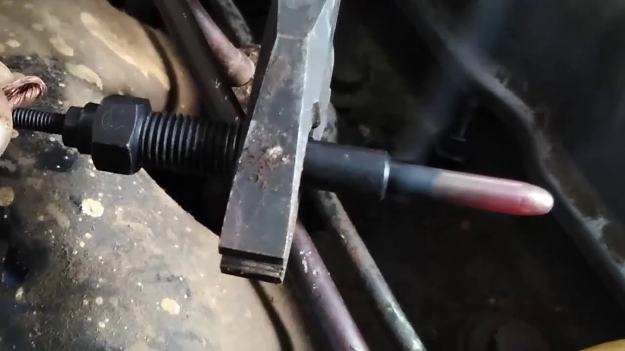 تحديد شمعة التسخسن التالفة واختبارها وتغييرها وادارة المحرك Damaged heating plug, test and change