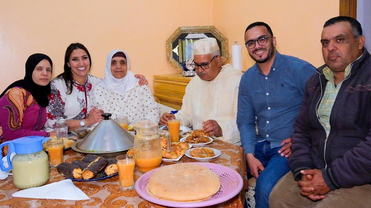 الفطور الرابع من رمضان 🤔 سارة جات والفرحة علينا دخلات 😉