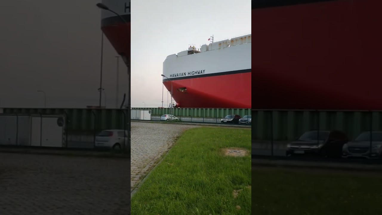 BIGGEST CAR CARRIER SHIP IN THE WORLD!!! PASSING THE BREMERHAVEN CANAL 😍