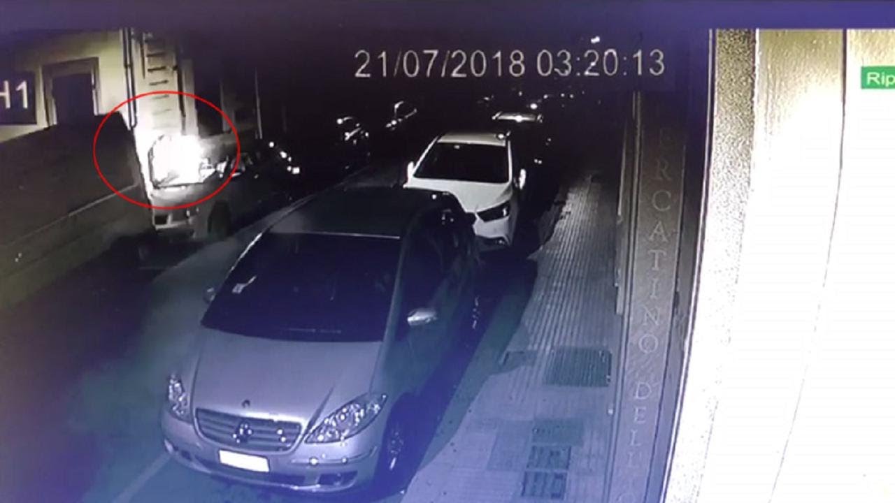 Montecatini, auto incendiata: le immagini che incastrano il piromane
