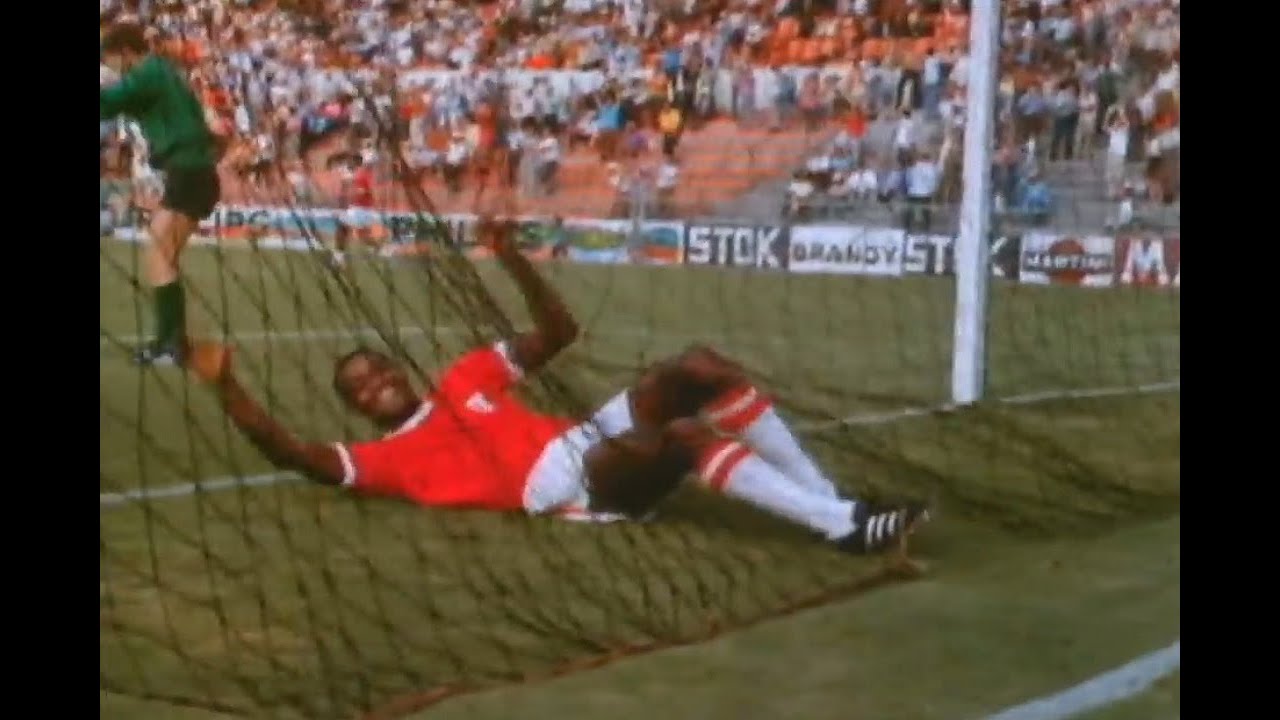 Per&uacute; vs Bulgaria M&eacute;xico 70